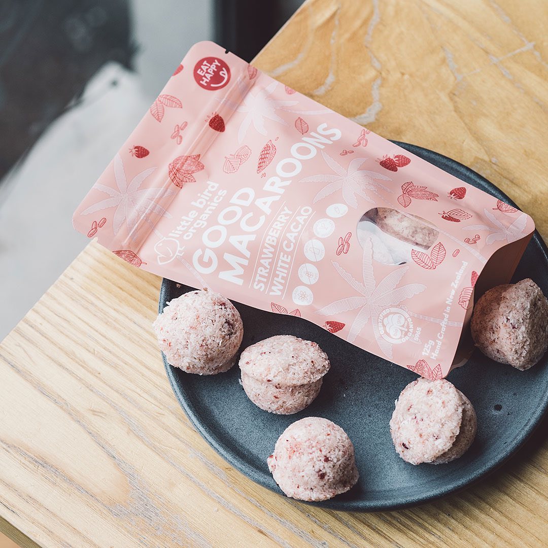 Macaroons | Strawberry & White Cacao